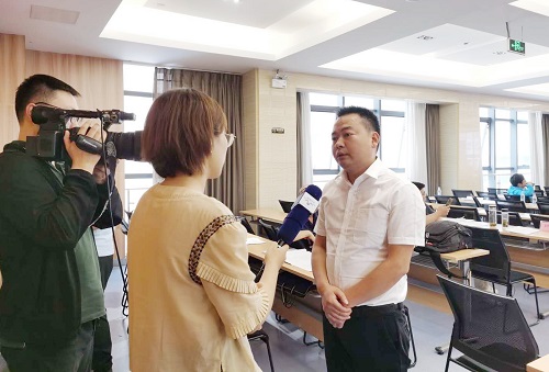 江蘇省揚(yáng)州市電視臺(tái)采訪五公司江蘇儀征項(xiàng)目